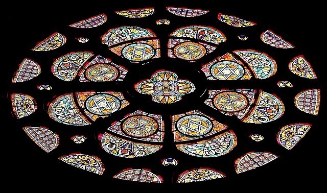 church-window-1843900_640.jpg