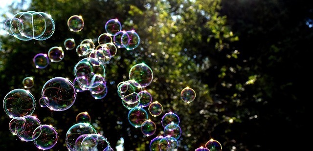 soap-bubbles-2417438_640.jpg